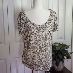 Forever 21 Short Sleeve Leaf Pattern Top